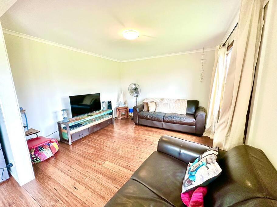 Beachfront Holiday Home アポロ・ベイ エクステリア 写真